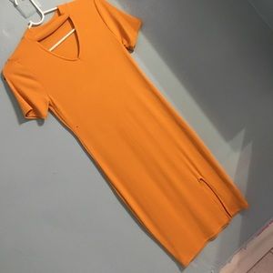 A yellow long dress💛🧡